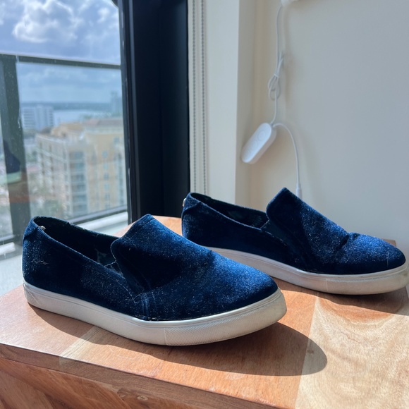 Steve Madden Blue Suede Shoes - Picture 3 of 5